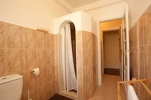 O Bigode Do Rato 2* リスボン